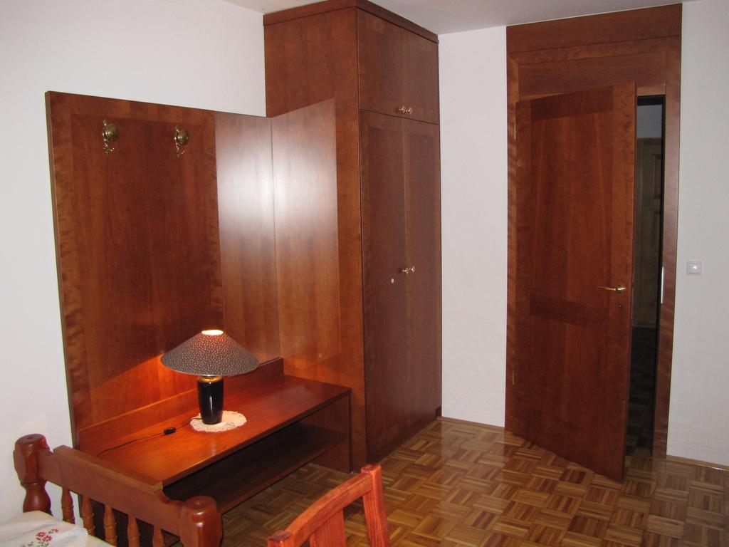Guesthouse Zorko Gostilna Domen Smarjeske Toplice Rom bilde